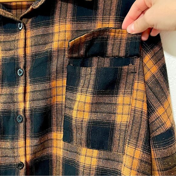 Copper Women’s Plaid Button Down - Picture 5 of 8